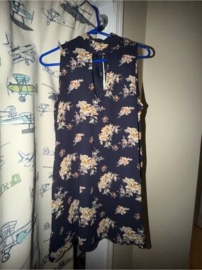 Sleeveless Navy Floral Mini Dress with Keyhole